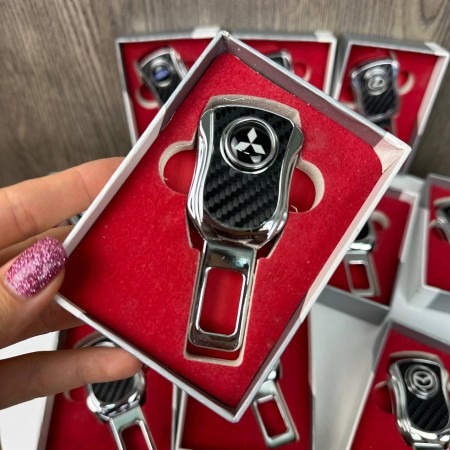 Переходник ремня безопасности на подарок в коробочке Toyota, BMW, Lexus, Mazda, Nissan, Subaru заглушка