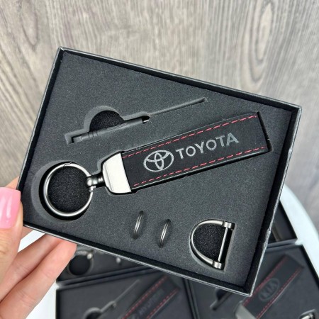 Автомобильный брелок ремешок кожаный в коробке Toyota BMW Lexus Mazda Nissan Chevrolet Toyota