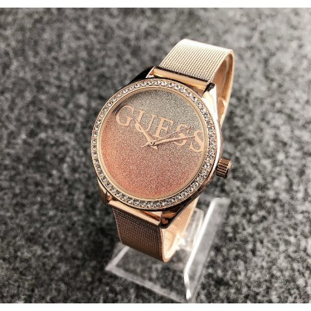 Женские наручные часы под Guess Розовое золото