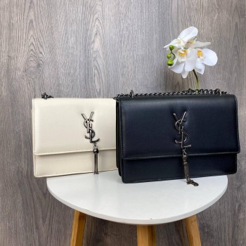 Стильна жіноча міні сумочка клатч YSL з ланцюжком, маленька сумка з віночком брелоком чорна люкс якість